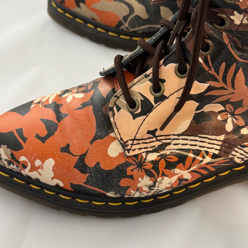 DISCONTINUED Dr. Martens Cerys 14Eye Floral Leather Boot Pointed Toe RARE US L 9 - Picture 5 of 14